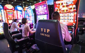 qr7 Streaming Tables